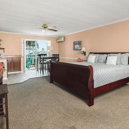 Motel The Boathouse Marco Island Exterior foto